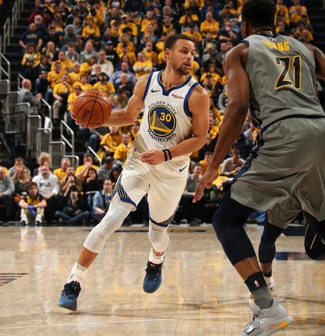 库里单节20分追梦被驱逐 勇士逆转爵士