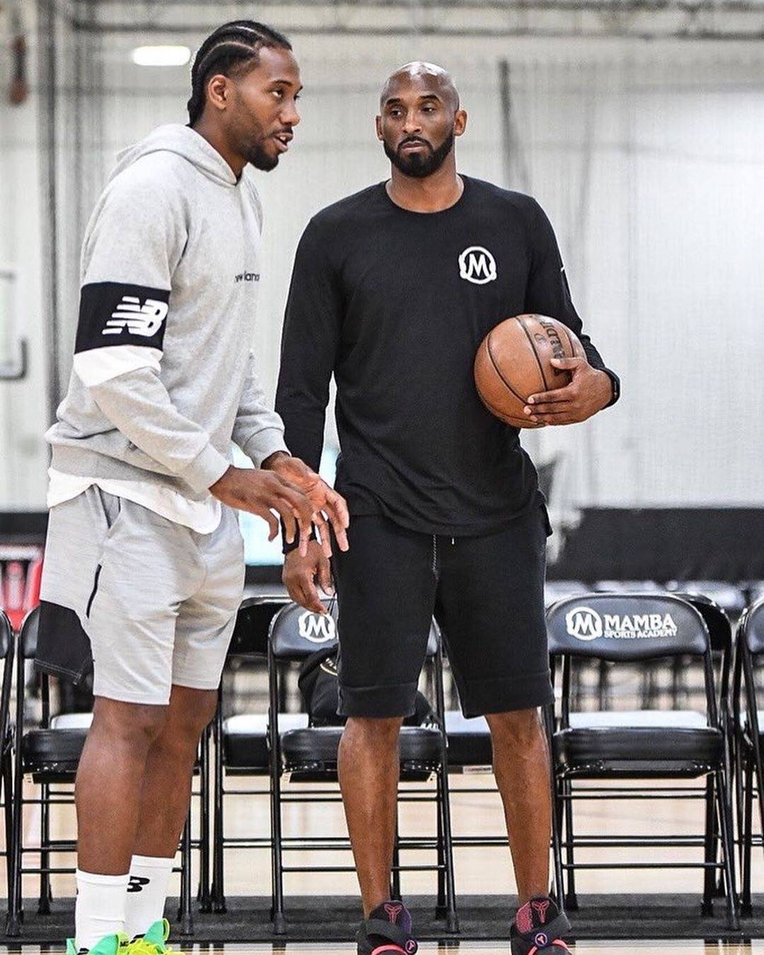 詹姆斯大型双标现场，到底哪个才是亲儿子。