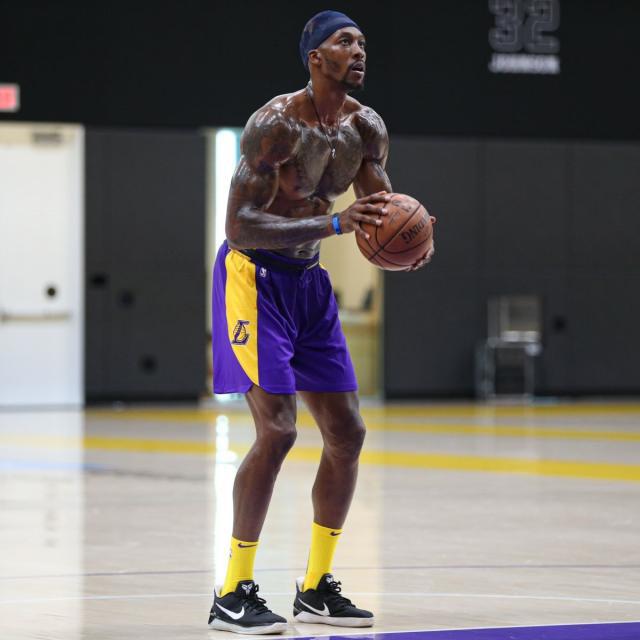 莫斯克拉手球送点，曼联获关键判罚