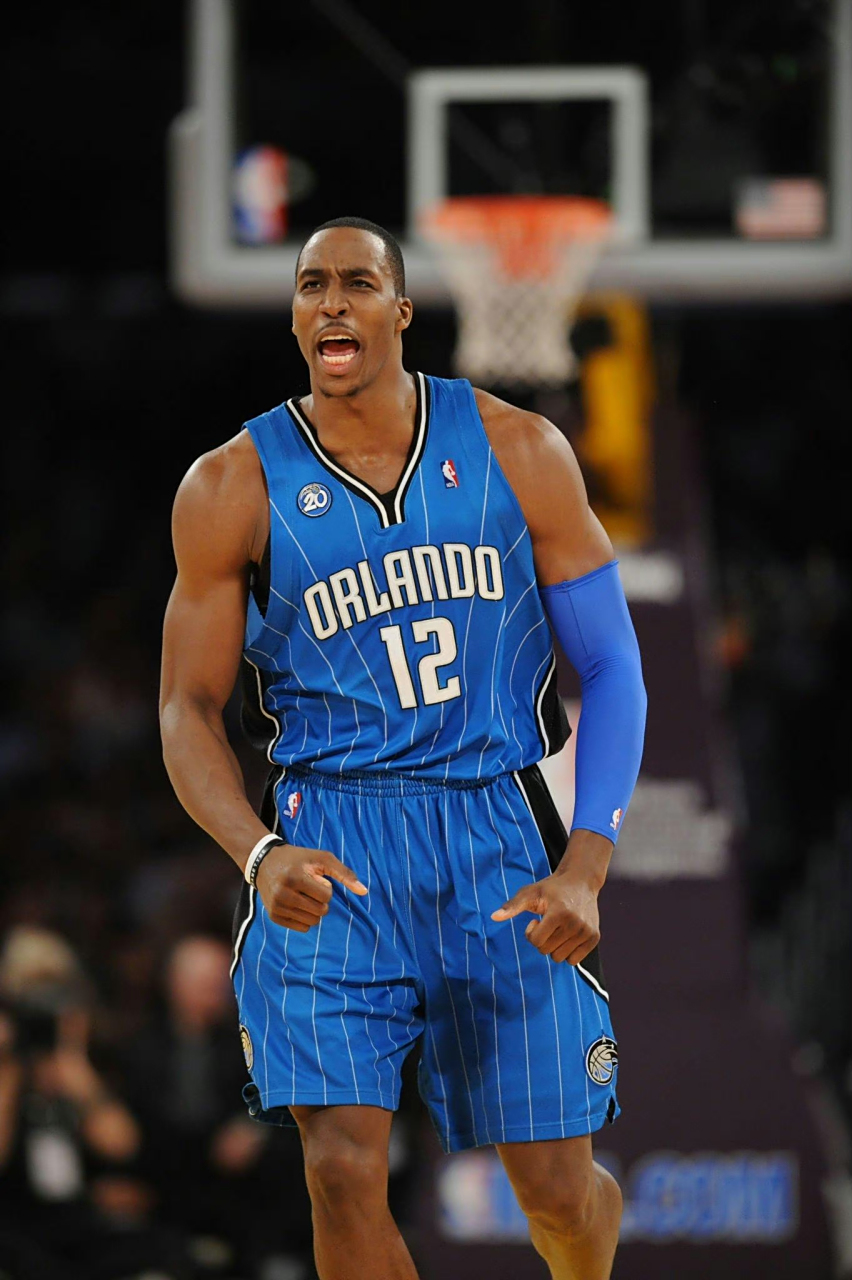 野茂英雄在道奇队的谢幕战，全场观众用日文大喊其名，场面动人