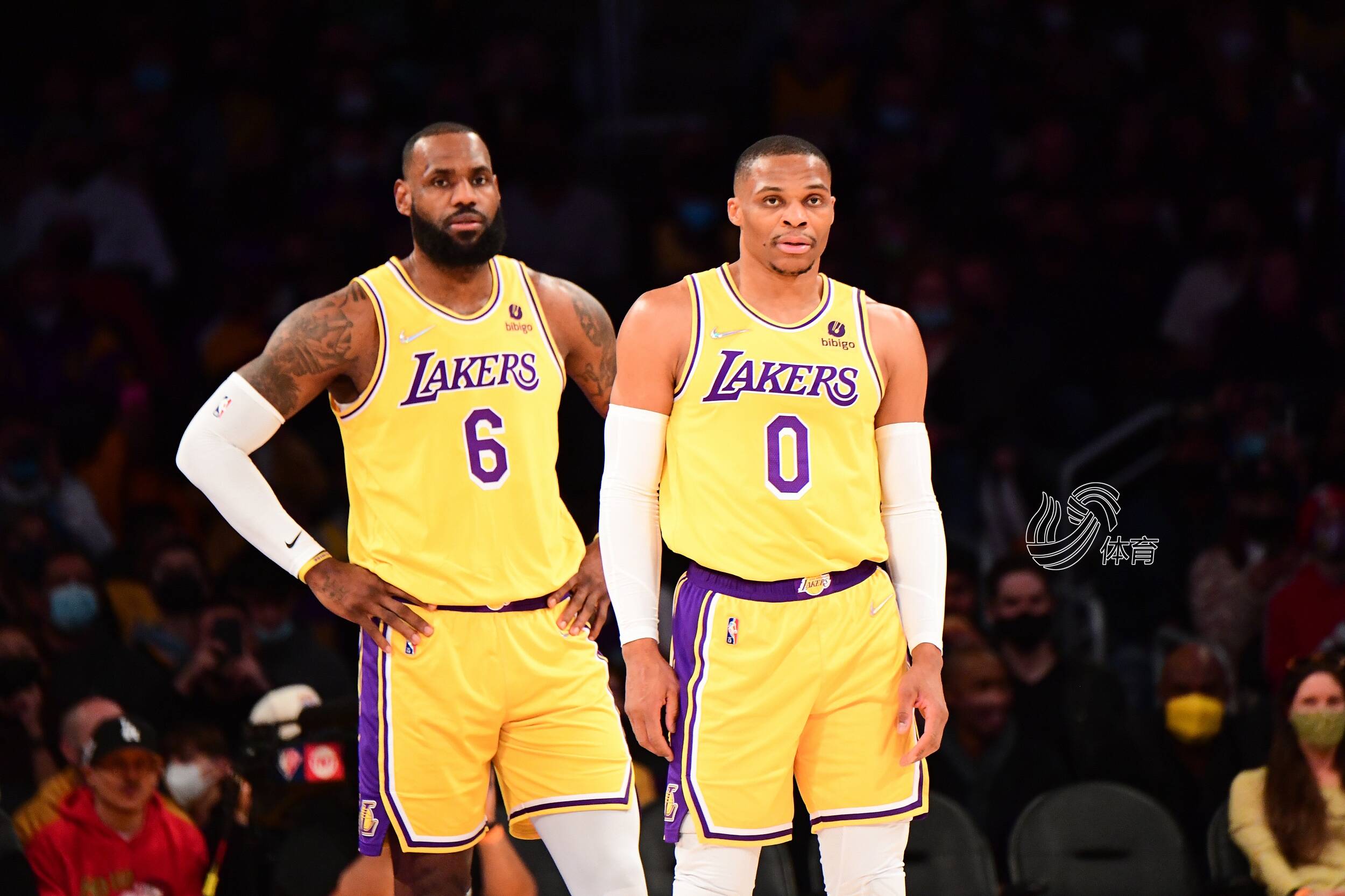 世界第2轰然倒地！迈尼昂扑点，姆巴佩哑火，法国0-2克罗地亚！